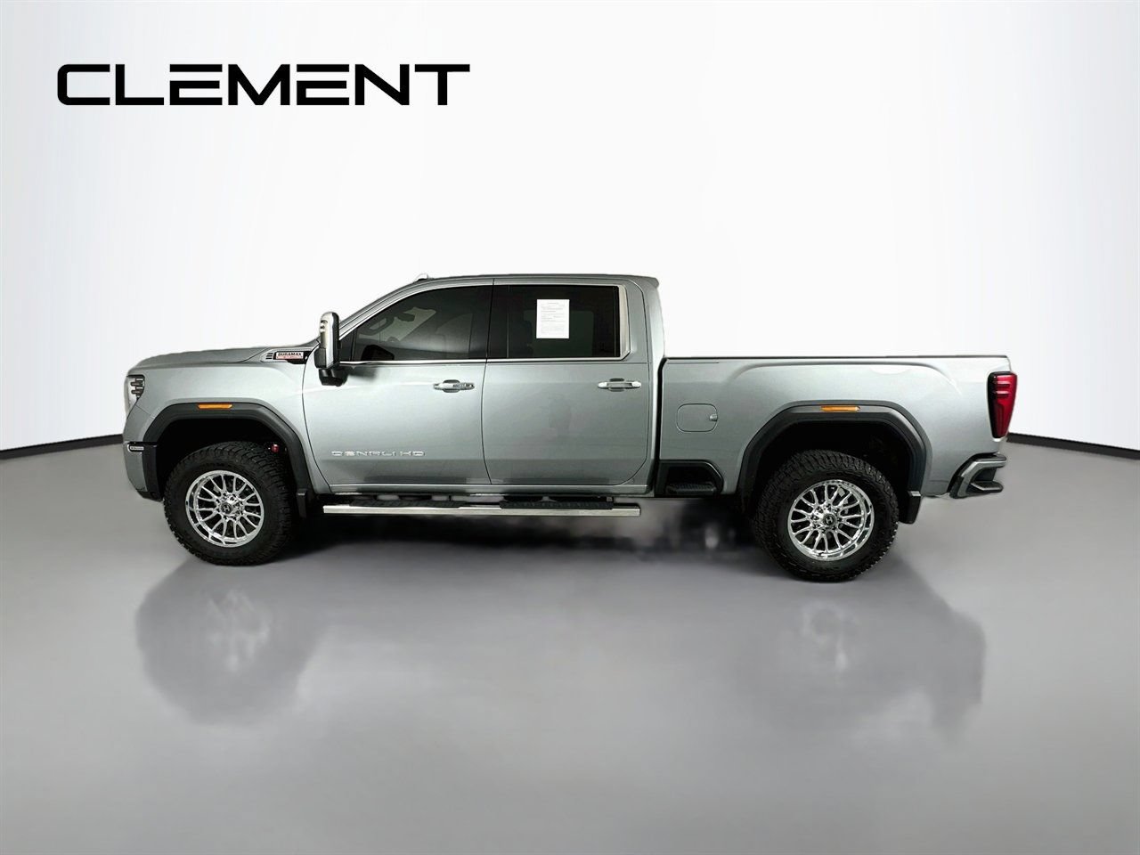 Used 2024 GMC Sierra 3500 Denali w/ Denali Reserve Package AWD/4WD image 6