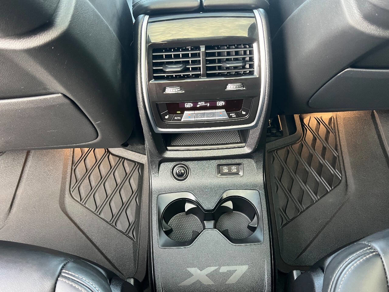 Used 2022 BMW X7 xDrive40i w/ M Sport Package image 19