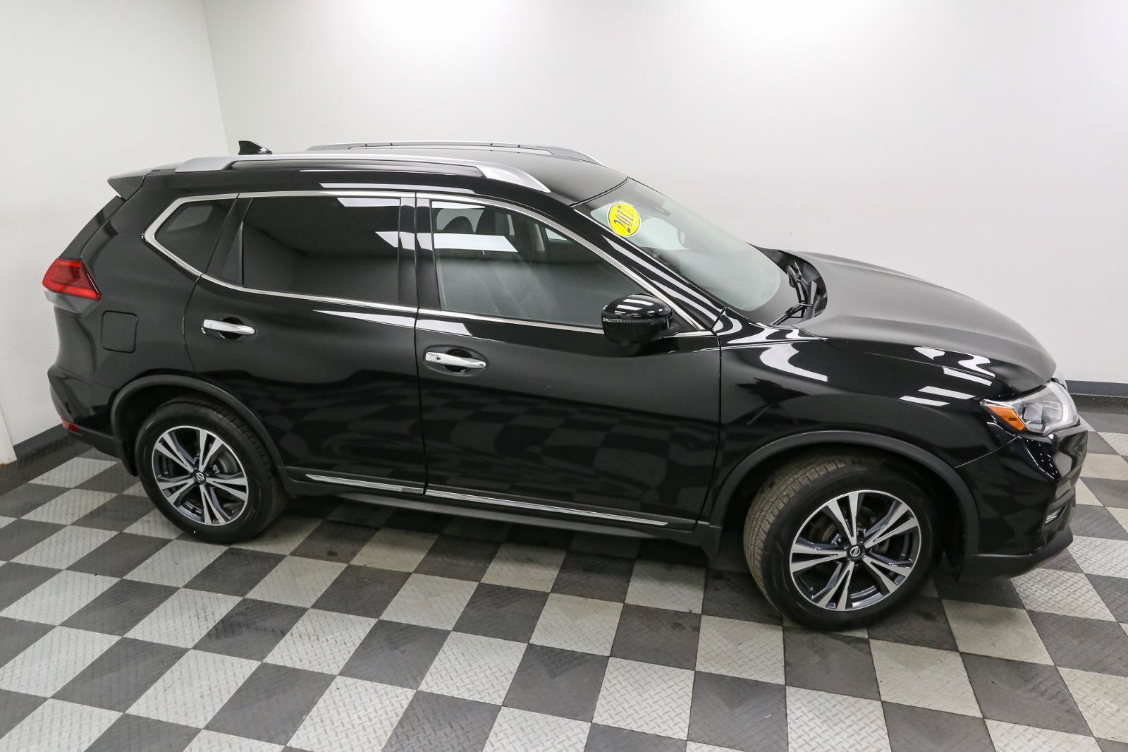 Used 2017 Nissan Rogue SL AWD/4WD image 5