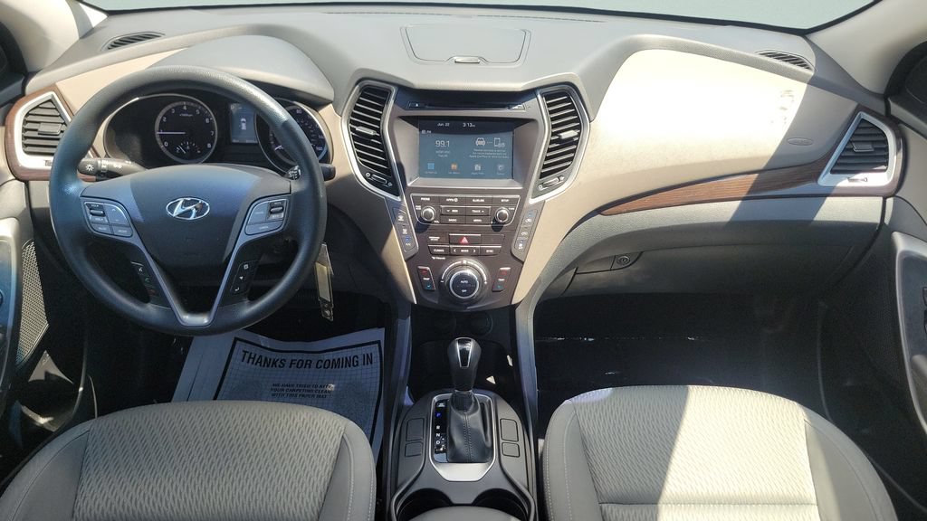 Used 2017 Hyundai Santa Fe SE FWD image 11