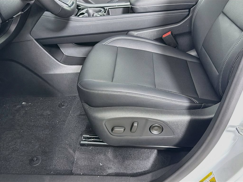 New 2027 Chevrolet Traverse LT w/ Enhanced Driving Package FWD image 20