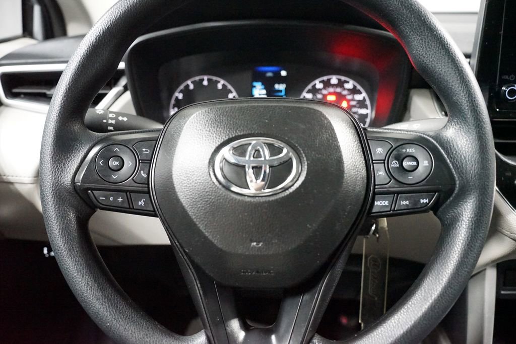 Certified 2025 Toyota Corolla Cross L image 12