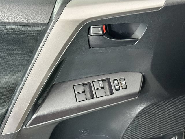 Used 2017 Toyota RAV4 LE w/ Carpet Mat Package AWD/4WD image 20