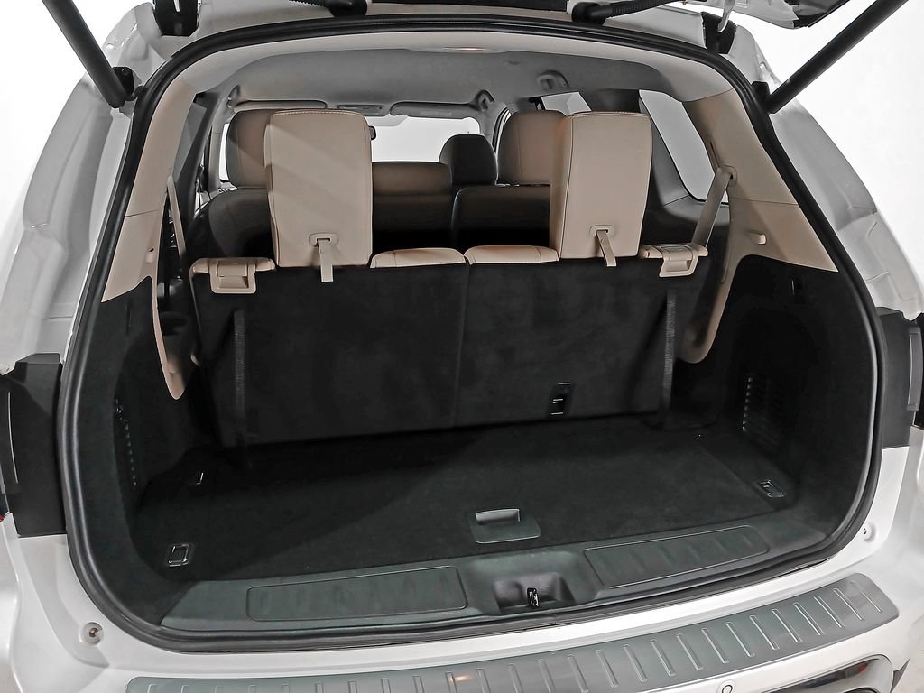 Used 2019 Nissan Pathfinder SL AWD/4WD image 8