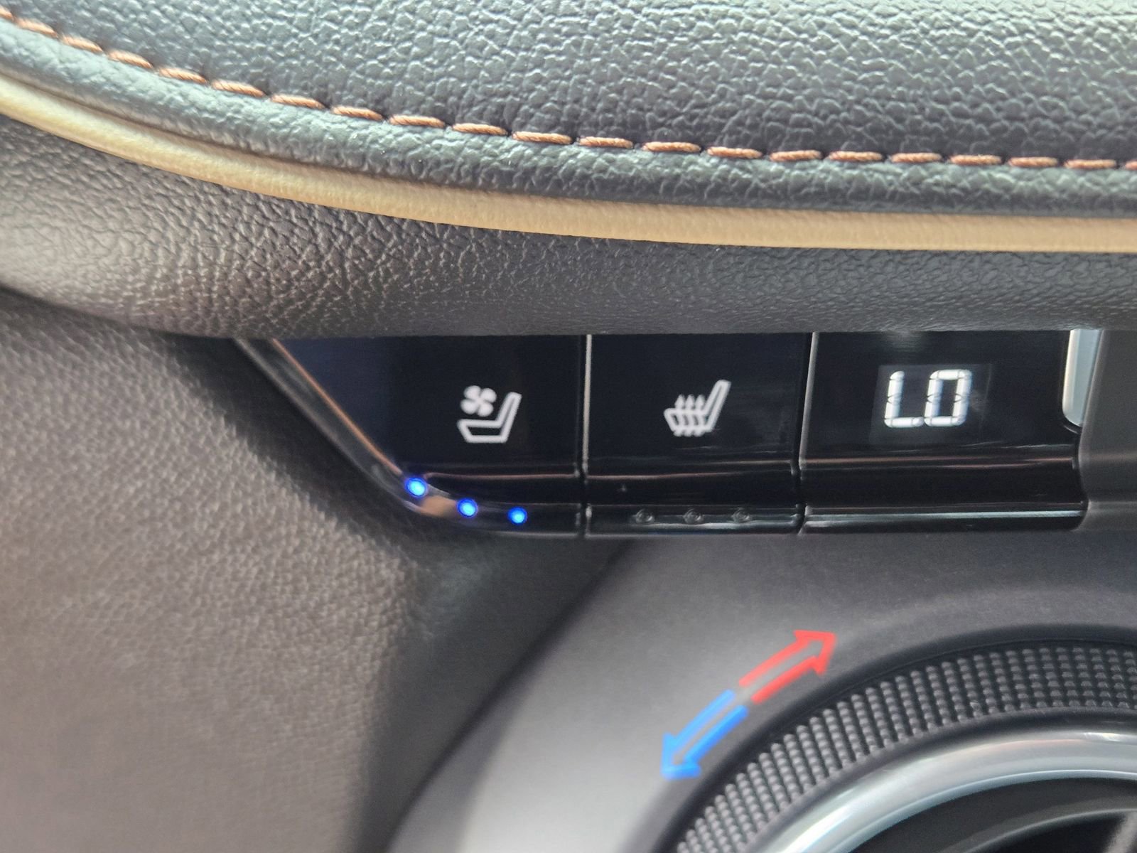 Used 2020 Chevrolet Blazer Premier w/ Driver Confidence II Package image 27