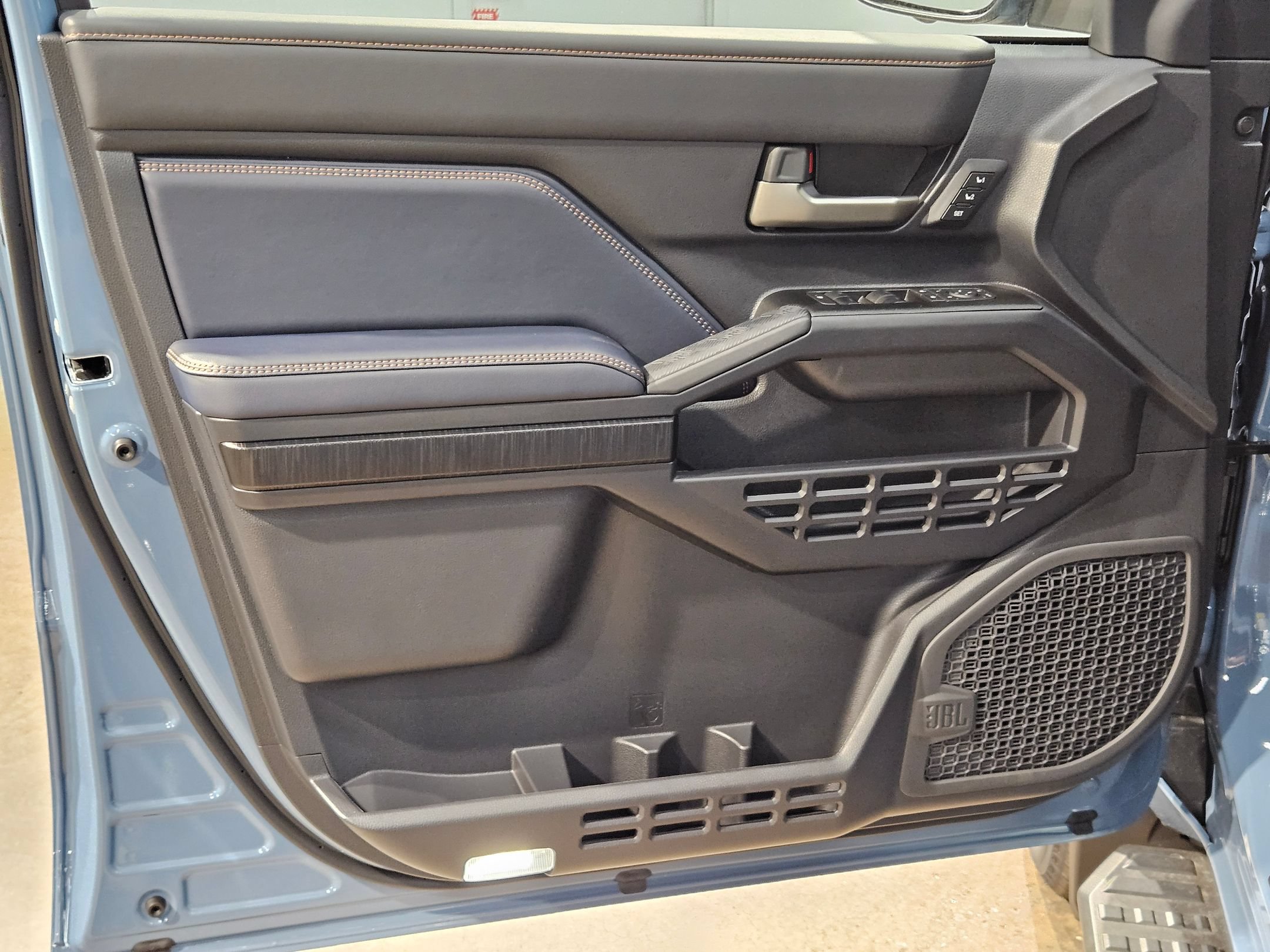 New 2026 Toyota 4Runner Platinum AWD/4WD image 11