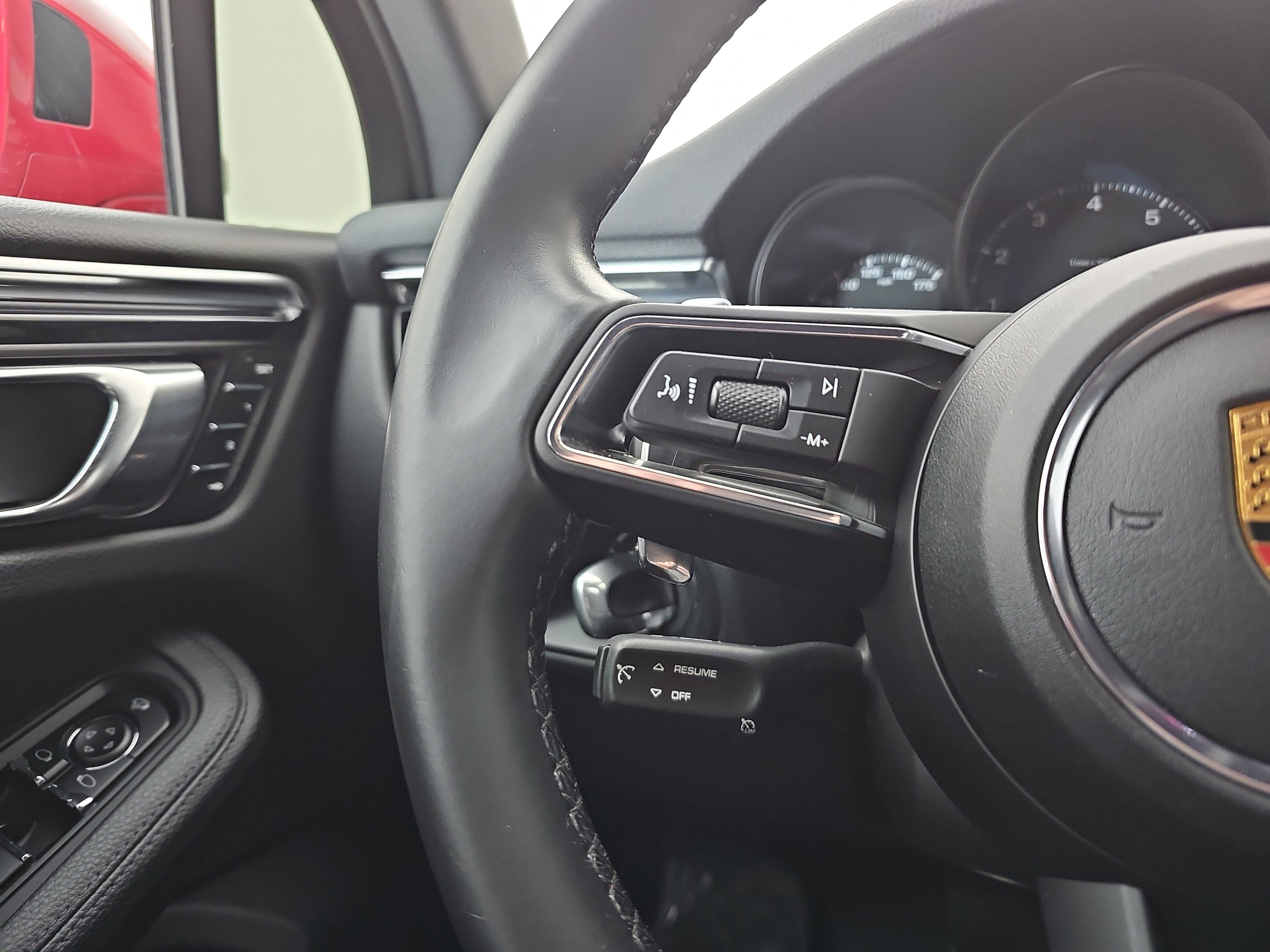 Used 2022 Porsche Macan image 30