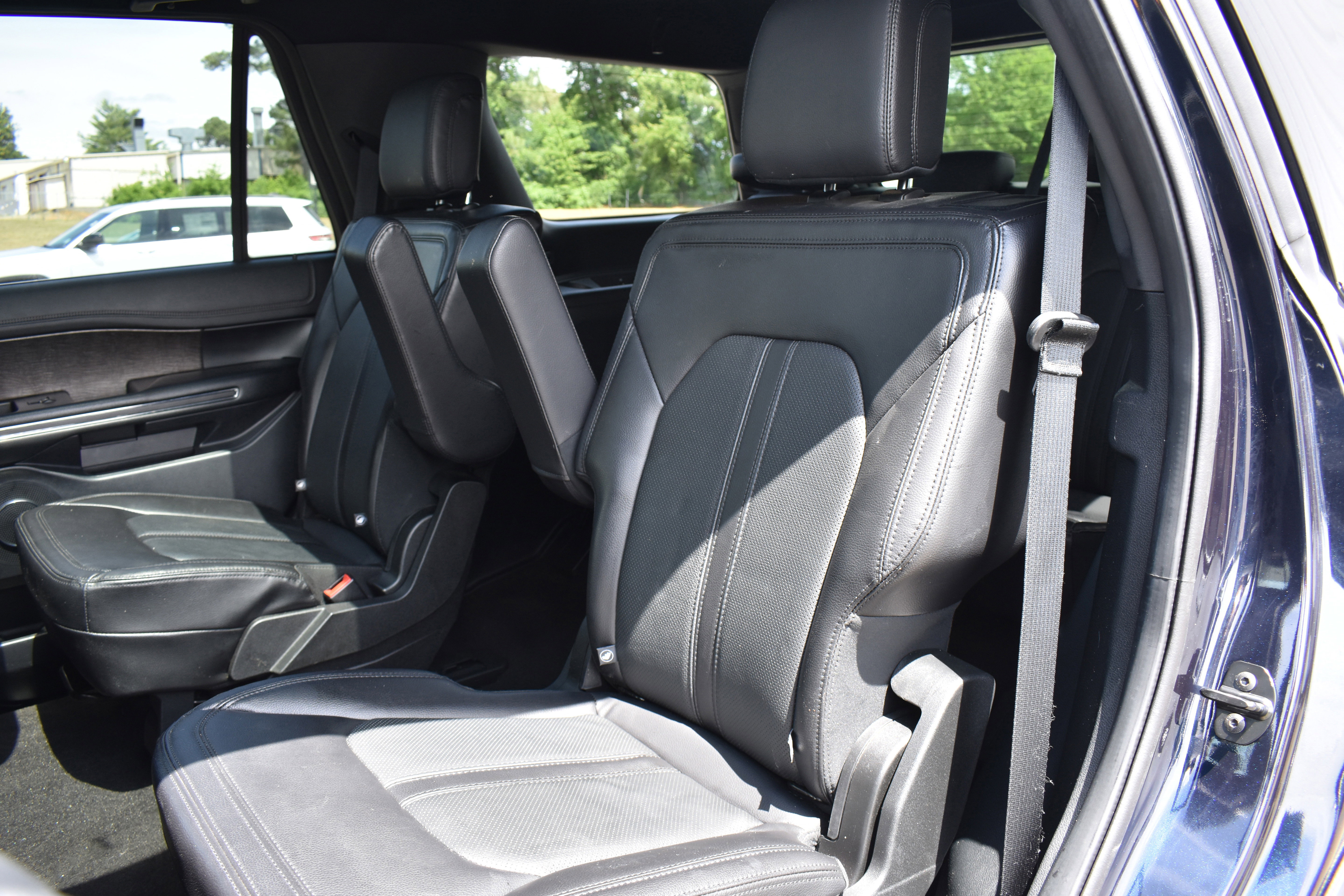 Used 2021 Ford Expedition Limited AWD/4WD image 27