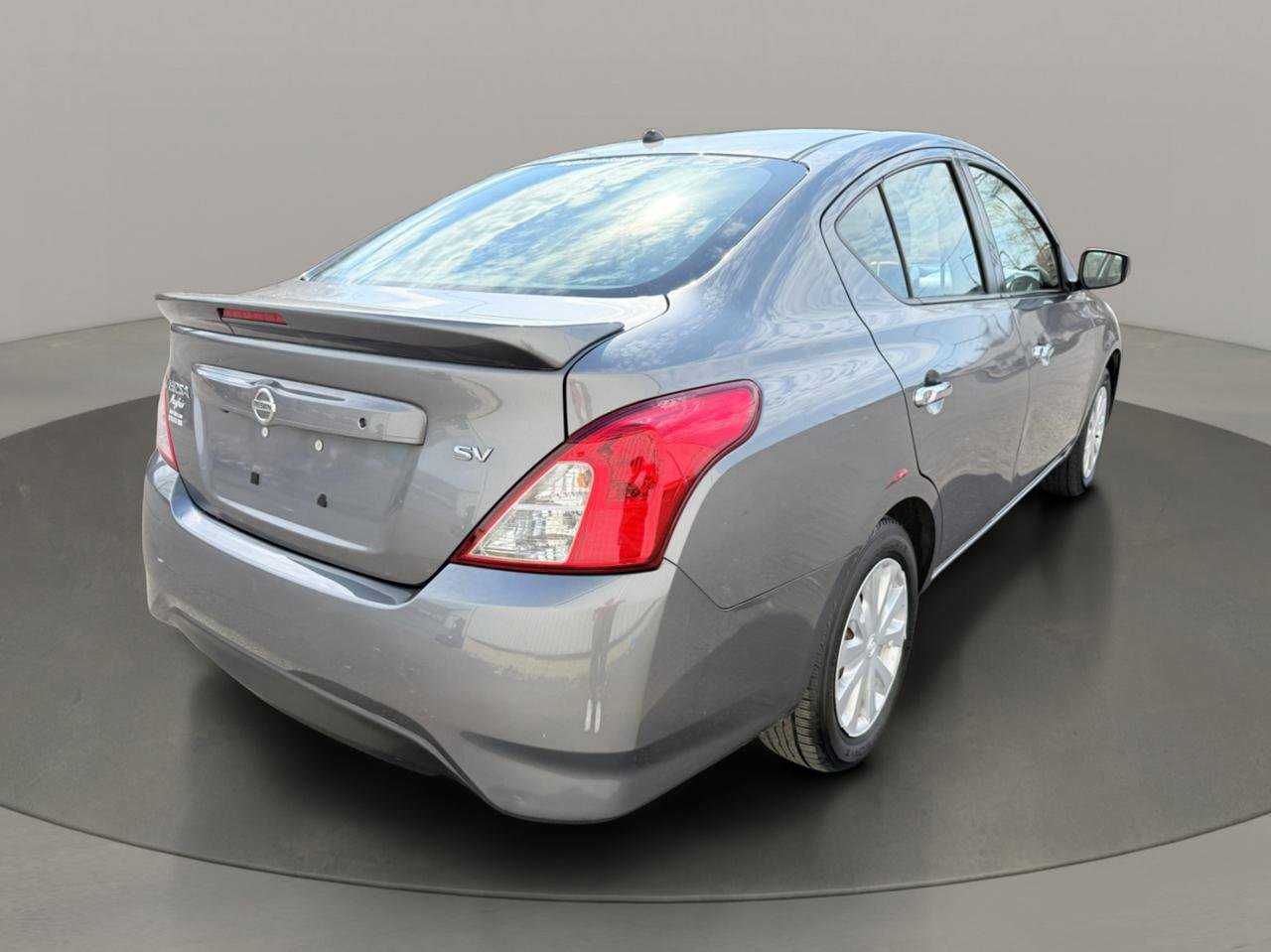 Used 2019 Nissan Versa SV image 6