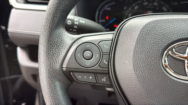 Used 2025 Toyota RAV4 LE AWD/4WD image 21
