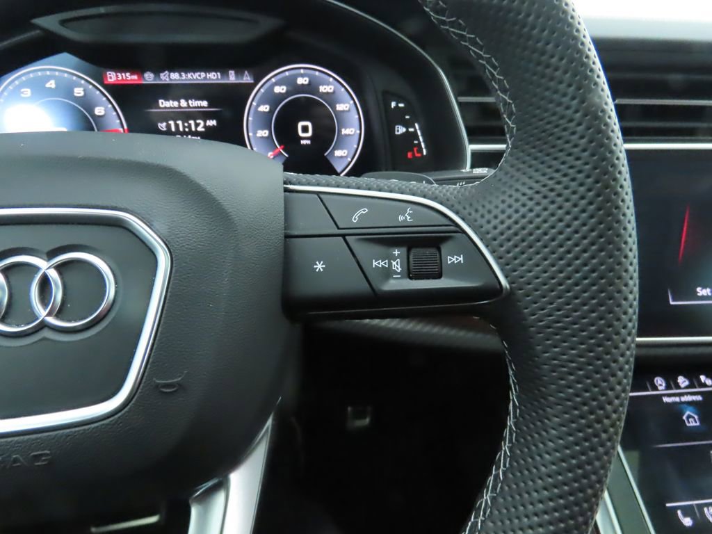 Used 2025 Audi SQ7 Prestige image 12