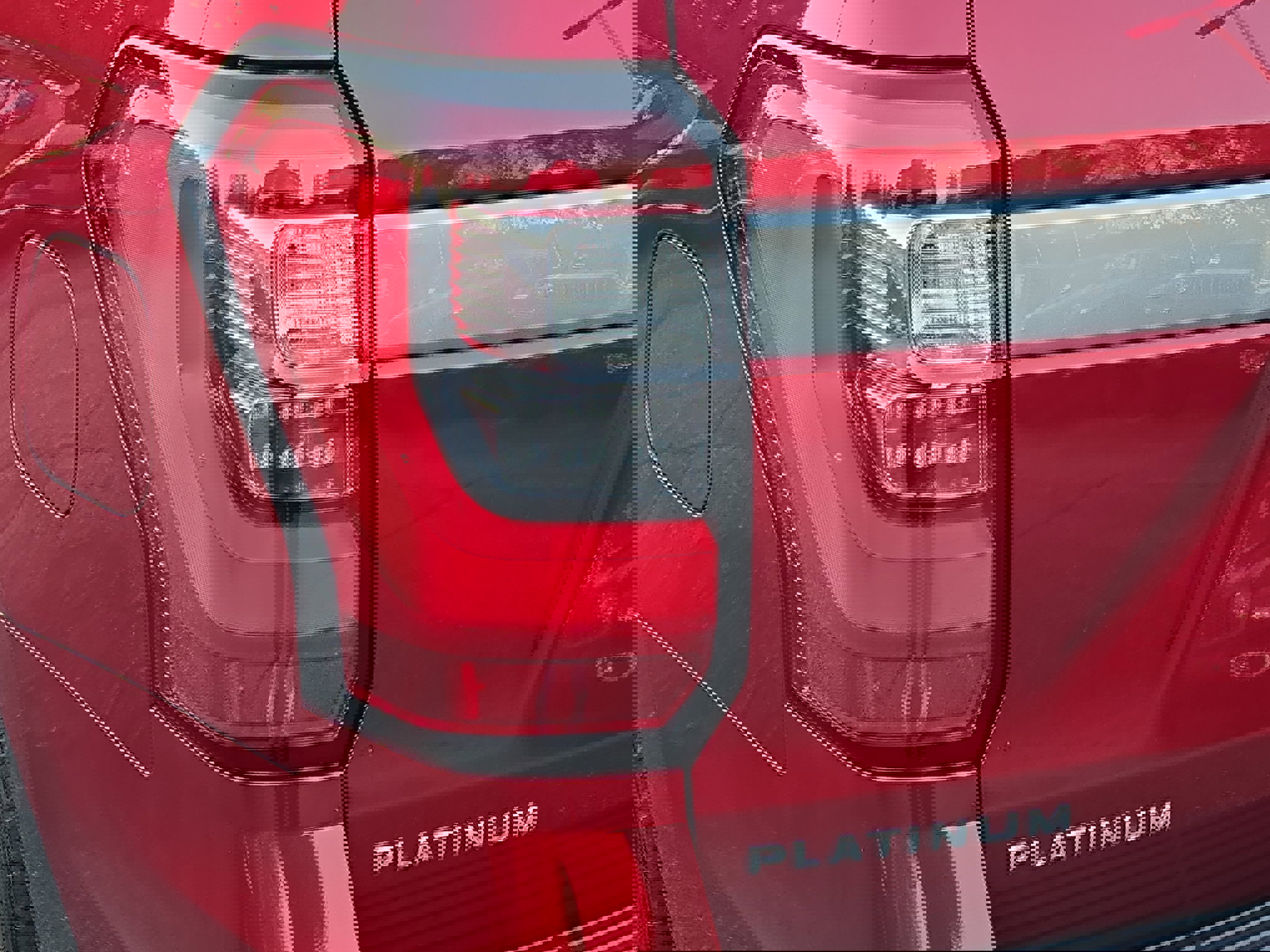 Used 2019 Ford Expedition Platinum image 39