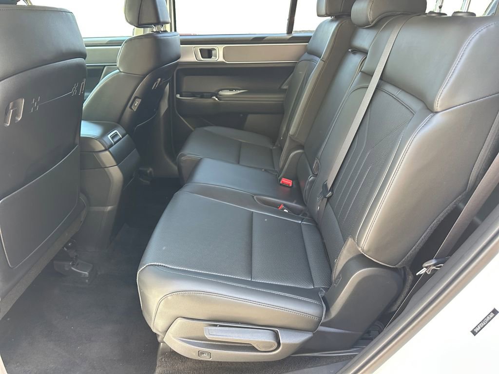 Used 2026 Hyundai Santa Fe SEL AWD/4WD image 13