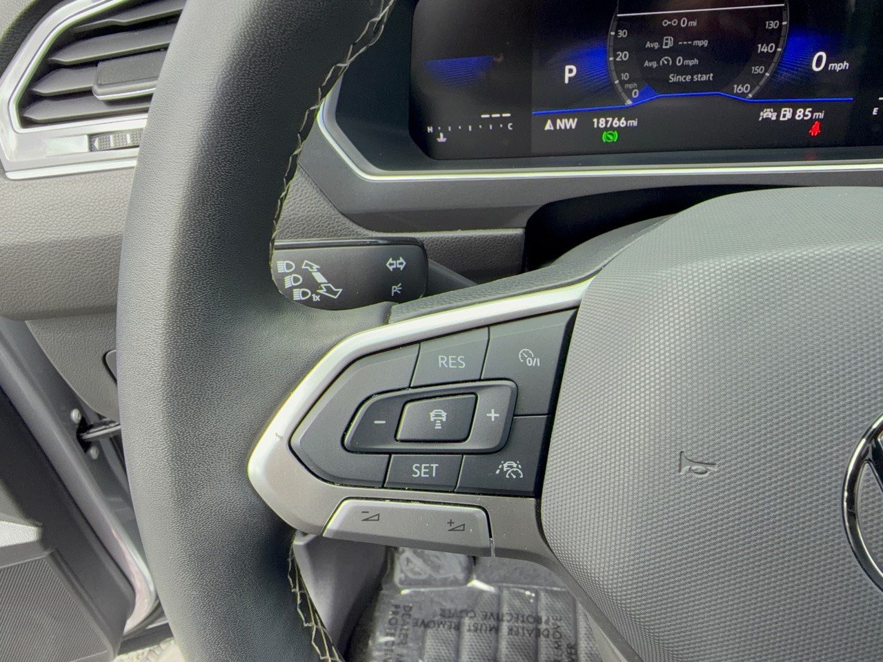 Used 2024 Volkswagen Tiguan SE FWD image 18