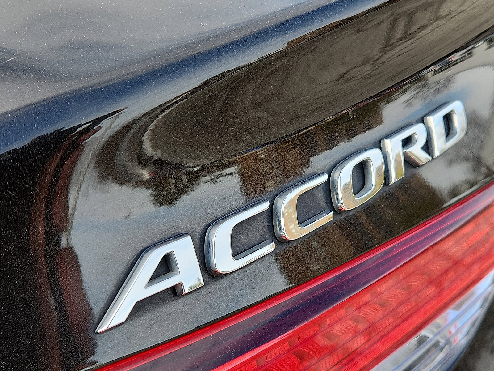 Used 2018 Honda Accord EX-L image 31