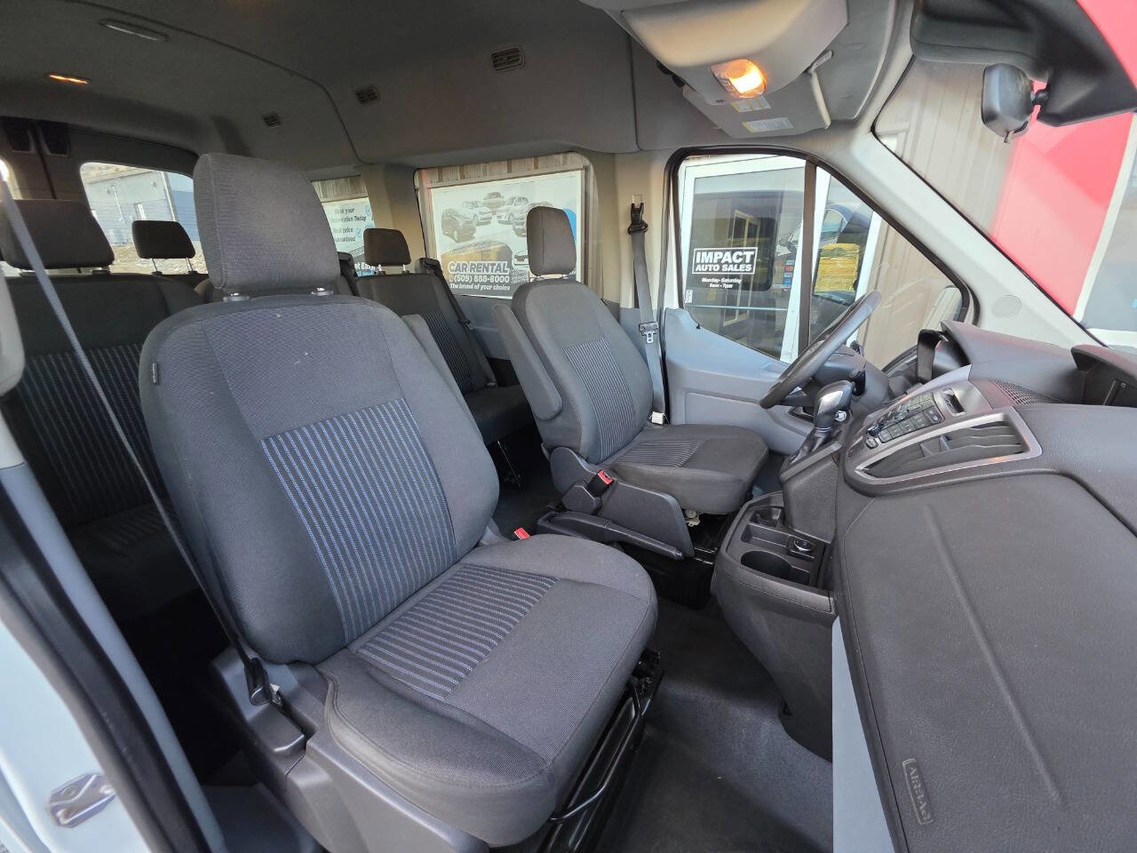 Used 2019 Ford Transit 150 XLT image 4