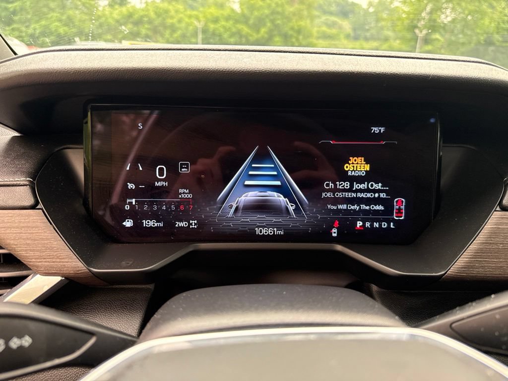 Used 2025 GMC Acadia Denali AWD/4WD image 32