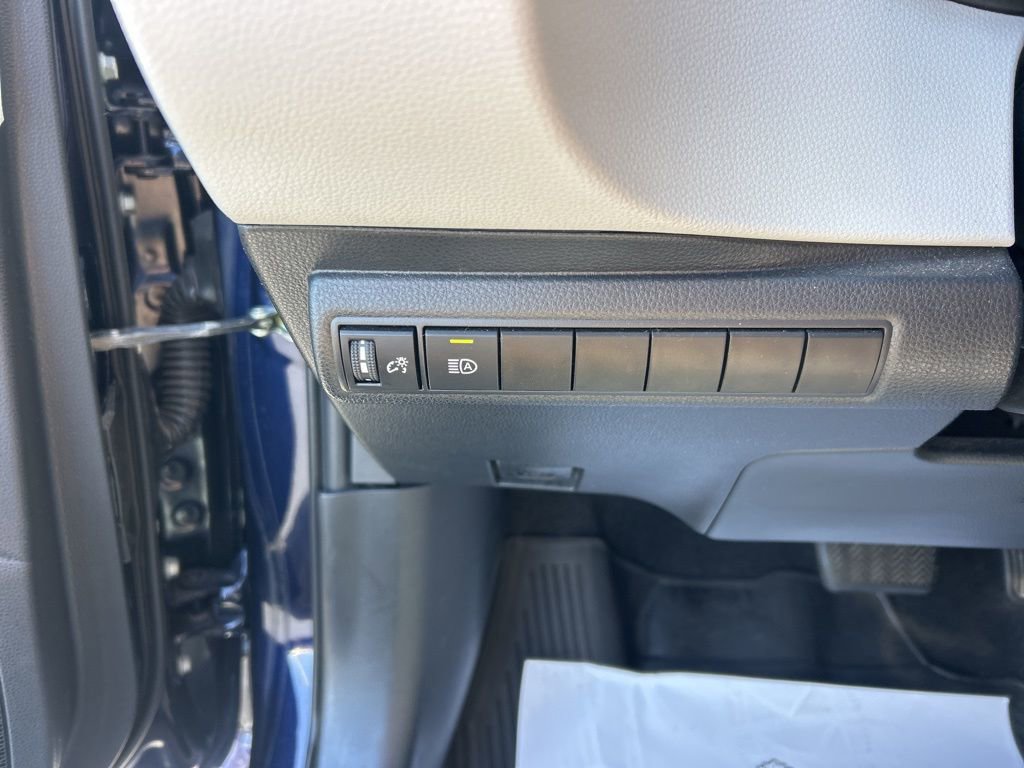 Used 2024 Toyota Corolla SE w/ SE Premium Package image 7