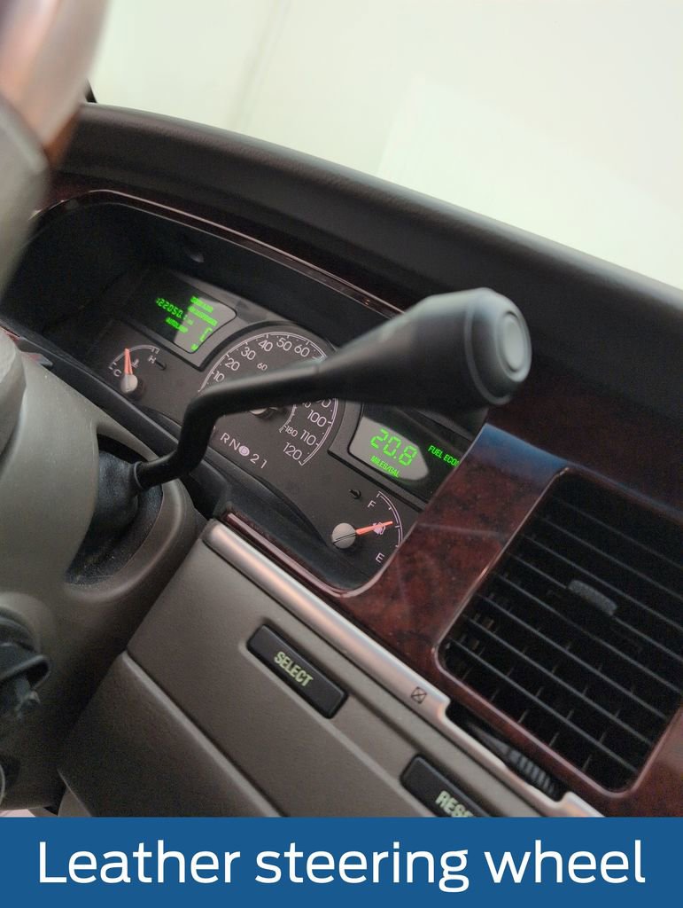 Used 2004 Lincoln Town Car Ultimate image 28