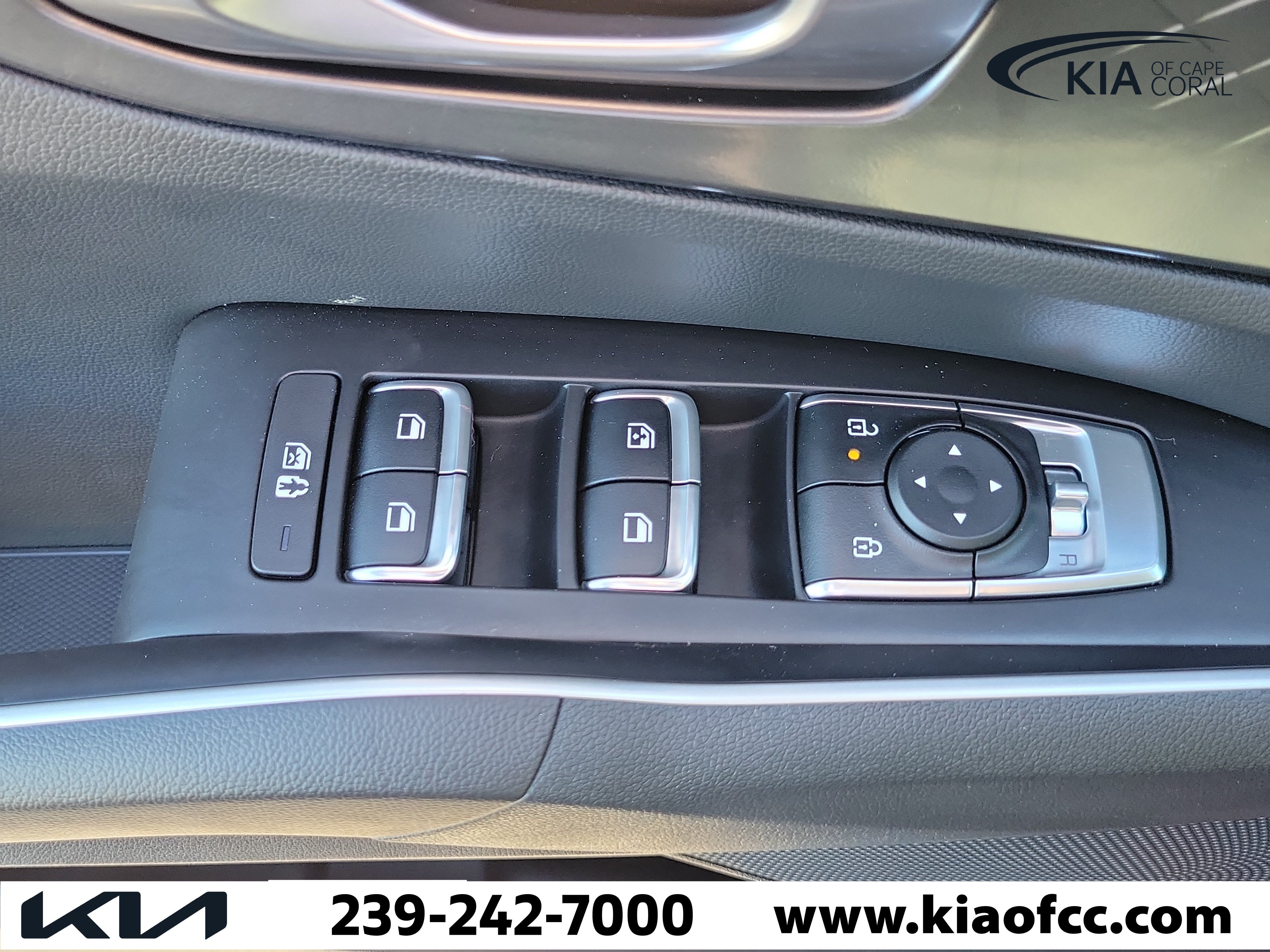 Certified 2025 Kia Sorento S w/ Panoramic Sunroof Package FWD image 24