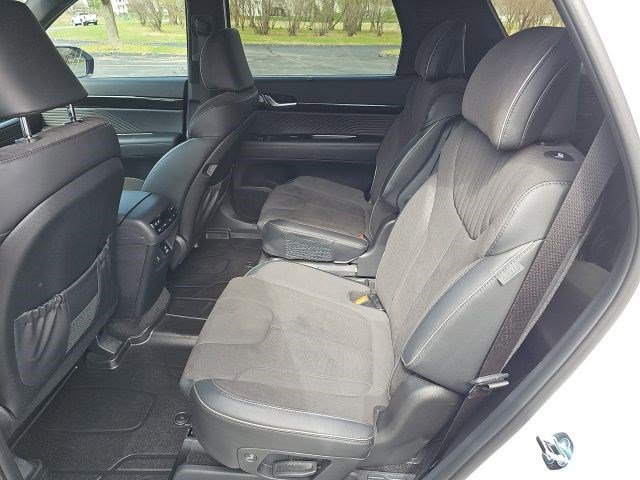 Used 2025 Hyundai Palisade Calligraphy image 18