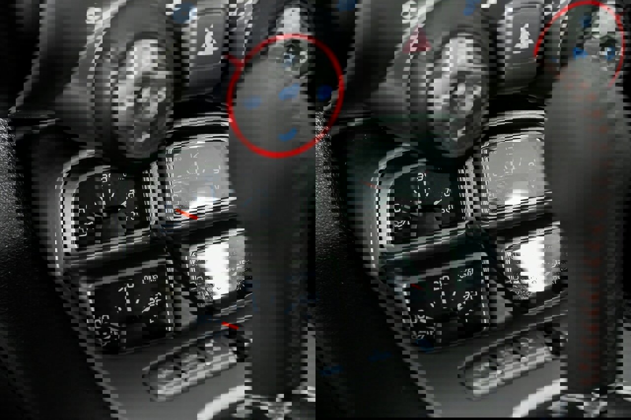 Used 2013 Chevrolet Camaro ZL1 image 35