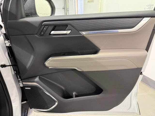 Used 2026 GMC Acadia Elevation w/ Elevation Premium Package FWD image 30