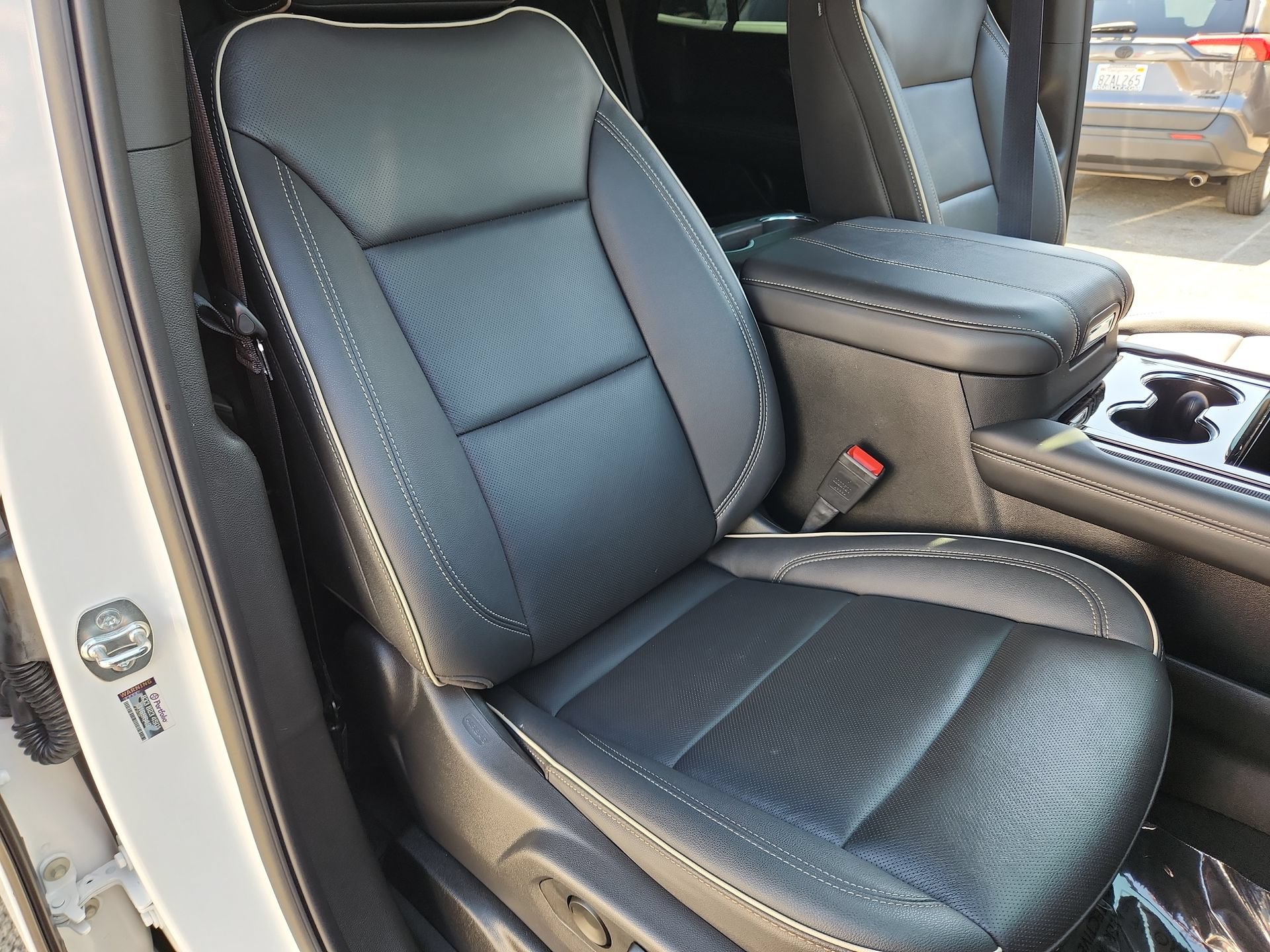 Used 2025 GMC Yukon Elevation AWD/4WD image 26