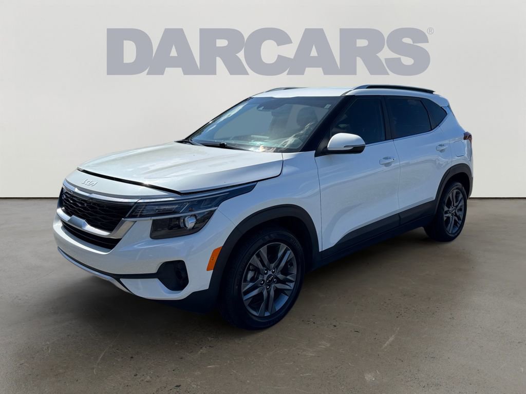 Used 2023 Kia Seltos S w/ Navigation Package FWD image 3