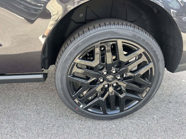 New 2027 Ford Expedition Platinum w/ Stealth Performance Package AWD/4WD image 7