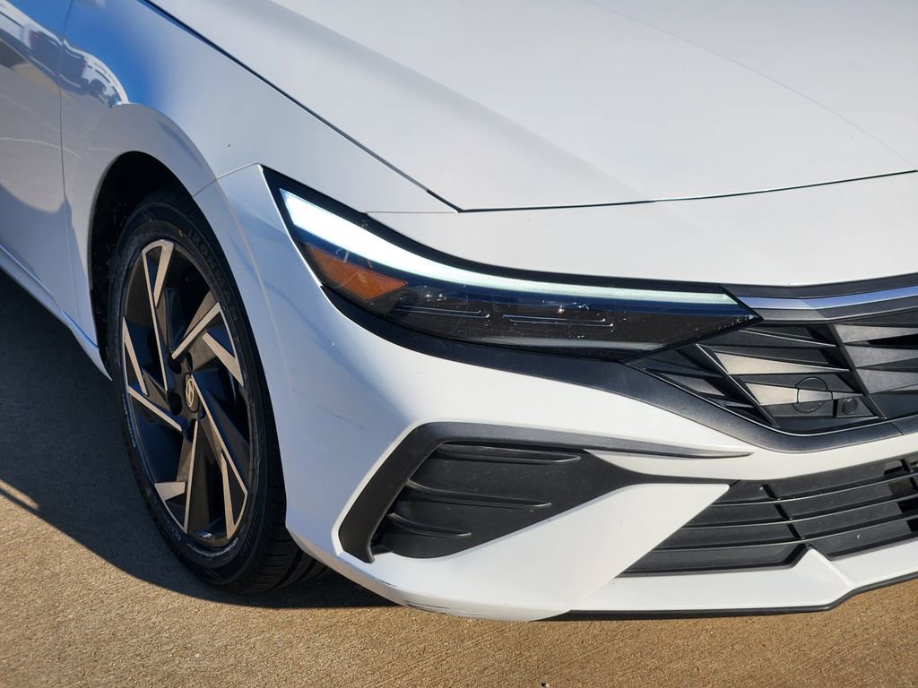 Used 2024 Hyundai Elantra SEL image 12