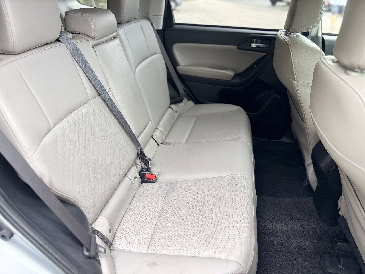 Used 2014 Subaru Forester 2.5i Limited AWD/4WD image 12