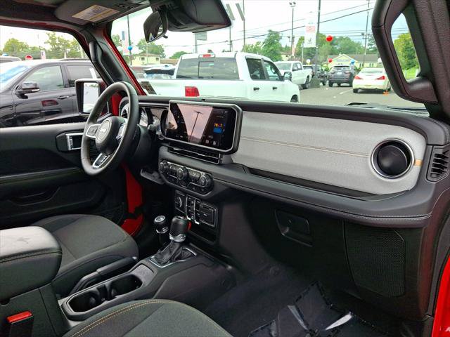 Certified 2025 Jeep Wrangler Unlimited Sahara AWD/4WD image 11