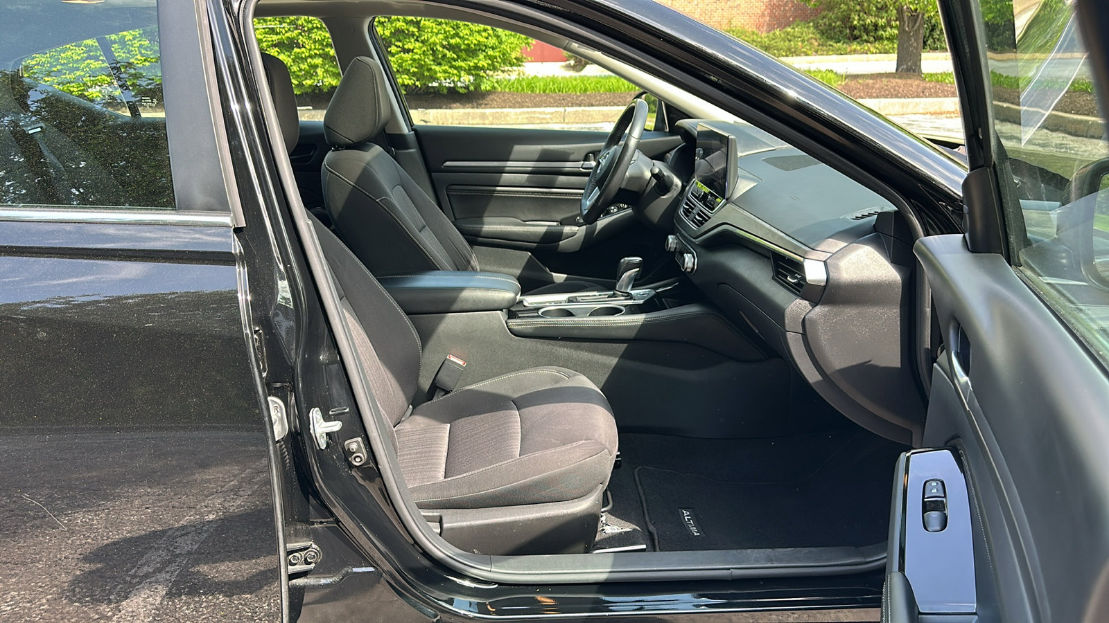 Certified 2023 Nissan Altima 2.5 SV w/ SV Premium Package image 24