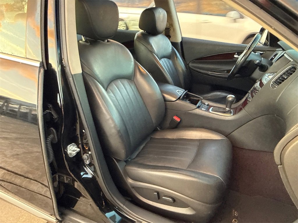 Used 2017 INFINITI QX50 AWD w/ Premium Plus Package image 33