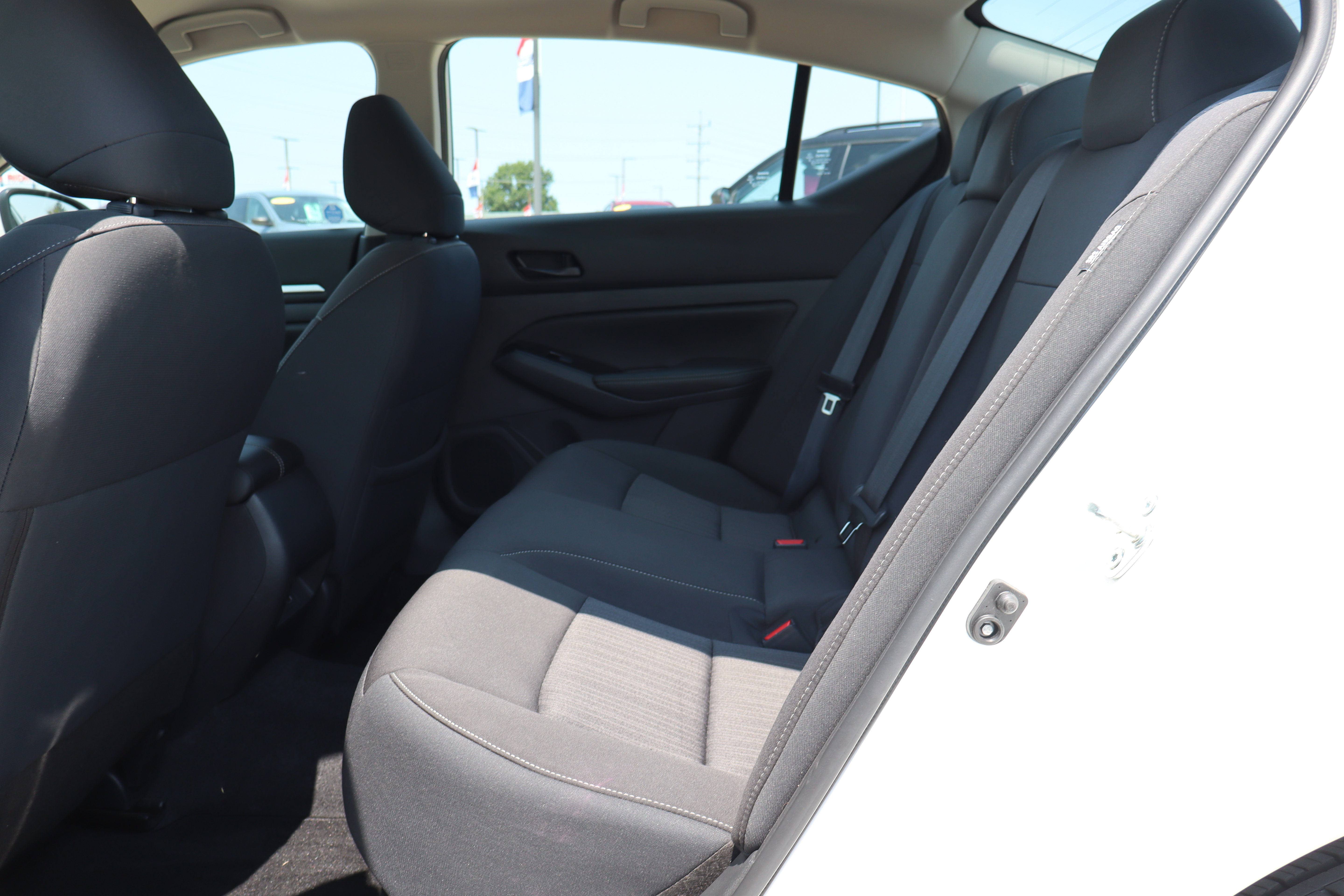 Used 2023 Nissan Altima 2.5 SV AWD/4WD image 10