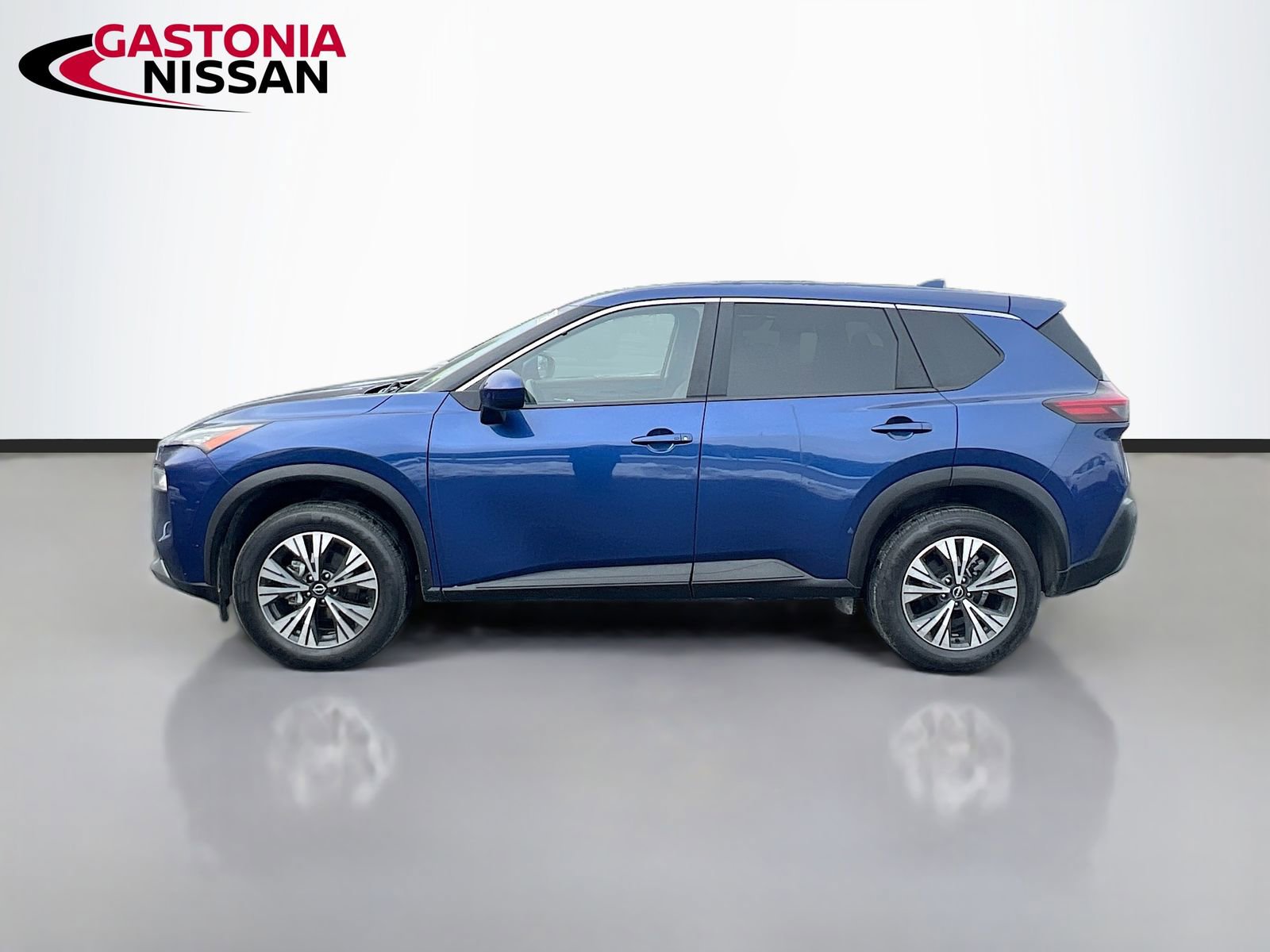 Used 2023 Nissan Rogue SV image 5