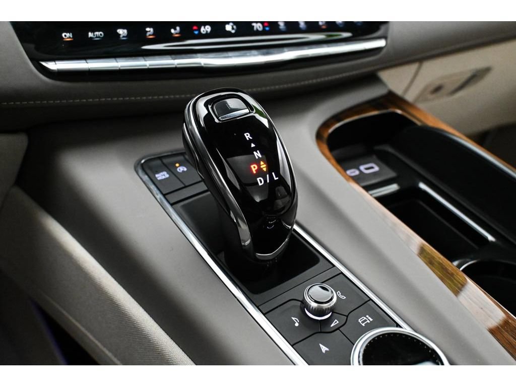 Used 2024 Cadillac Escalade Sport Platinum w/ LPO, ONYX Package AWD/4WD image 47