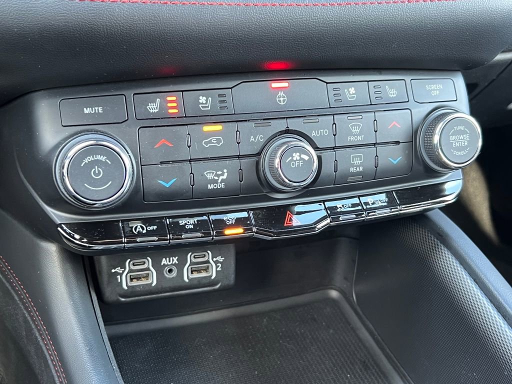 Used 2023 Dodge Durango GT image 29