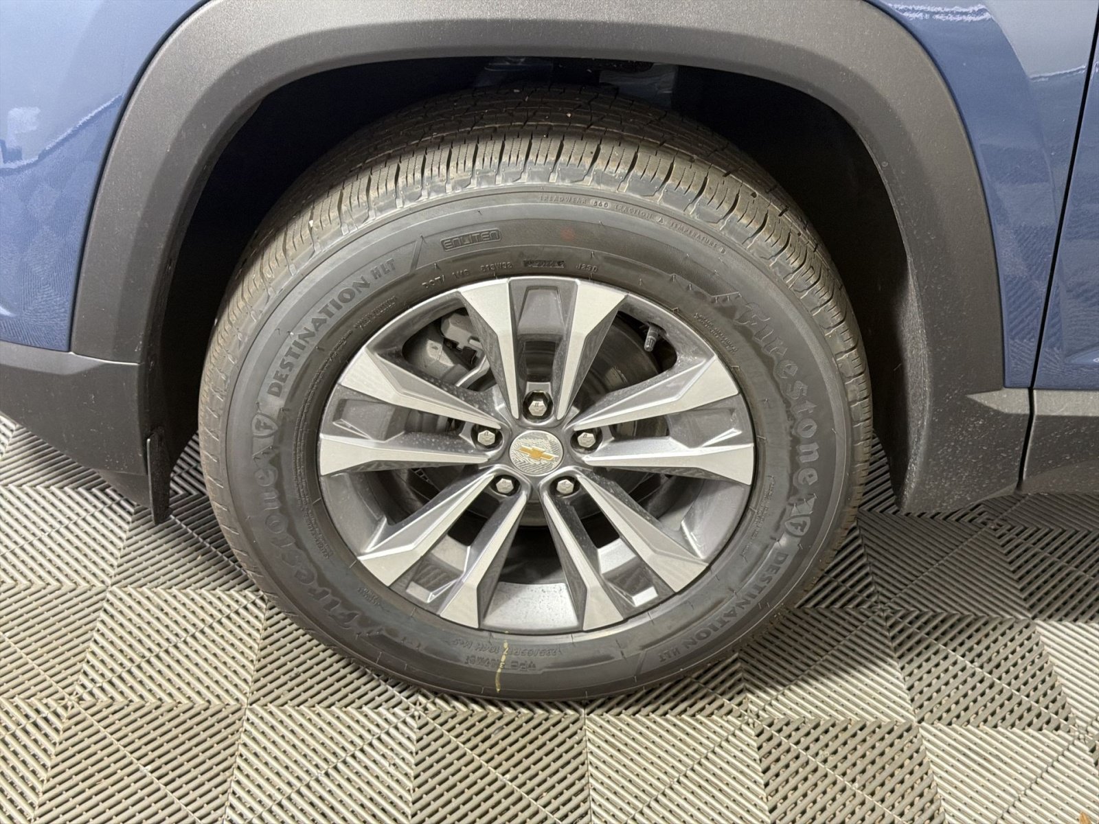 New 2027 Chevrolet Equinox LT FWD image 12