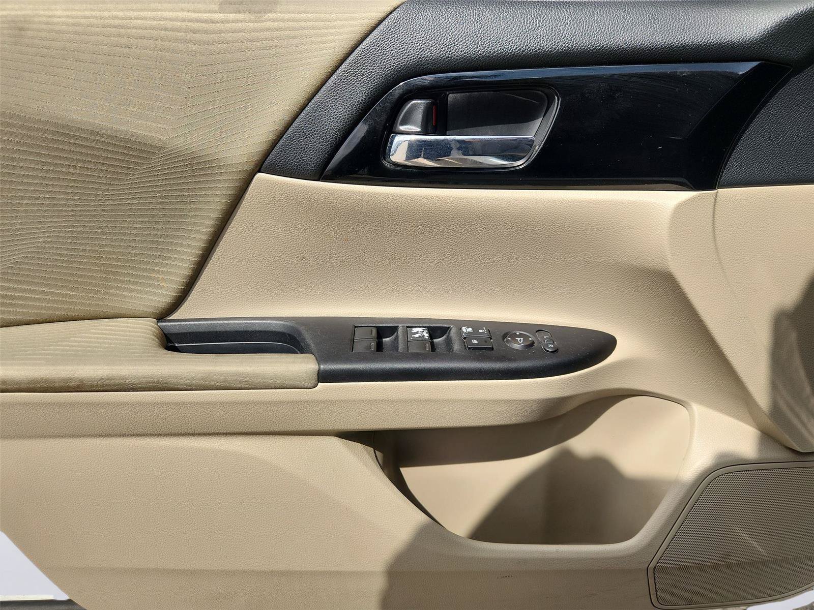 Used 2017 Honda Accord LX image 19