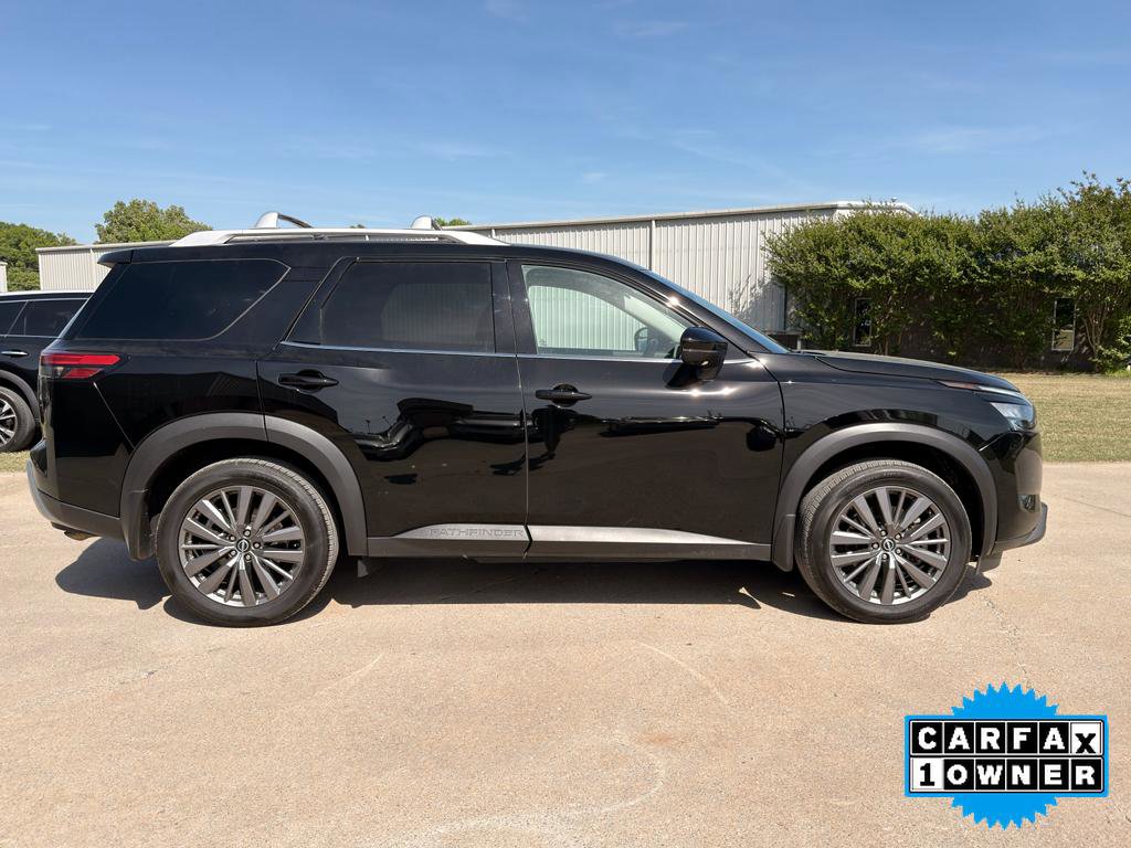 Used 2025 Nissan Pathfinder SL w/ SL Premium Package AWD/4WD image 2