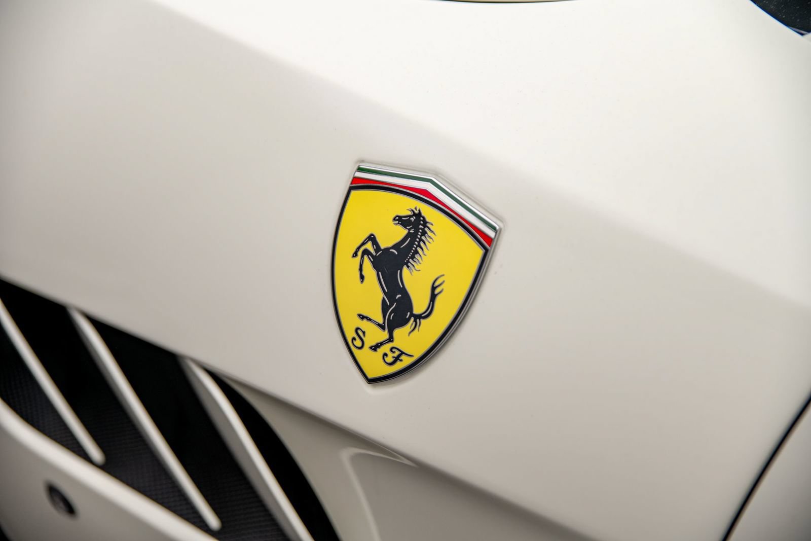 Used 2019 Ferrari GTC4Lusso AWD/4WD image 32