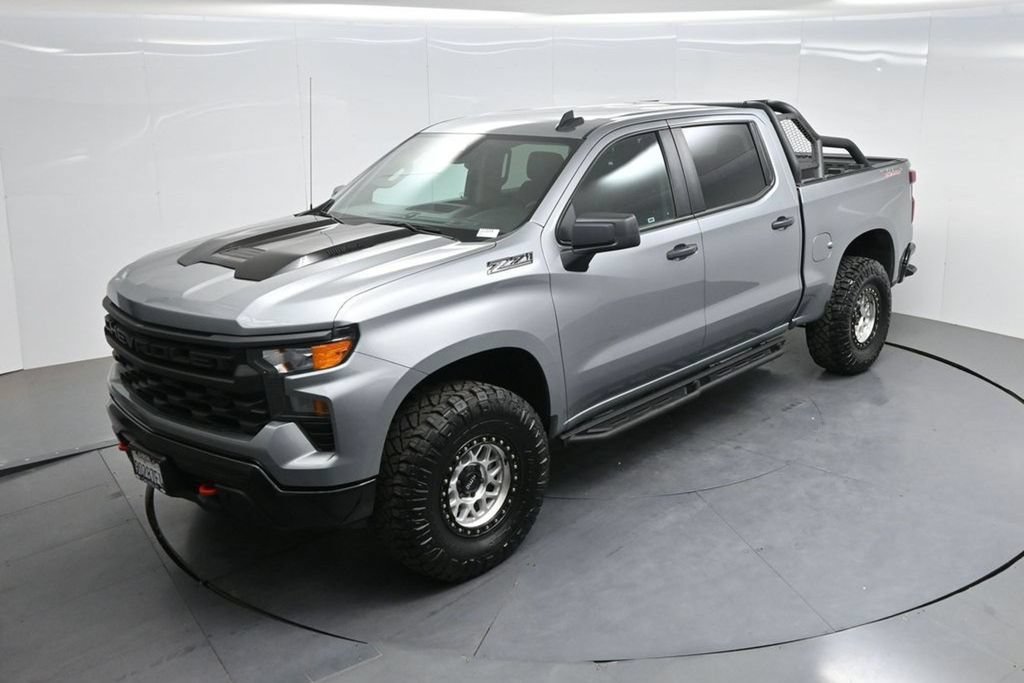 Used 2025 Chevrolet Silverado 1500 Custom Trail Boss w/ LPO, Dark Essentials Package AWD/4WD image 44