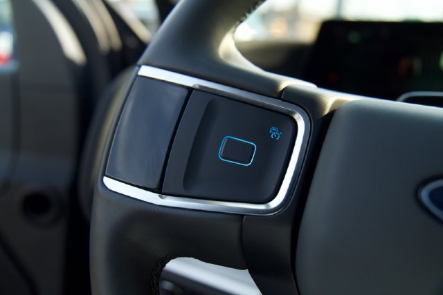 Certified 2025 Ford Expedition Active AWD/4WD image 19