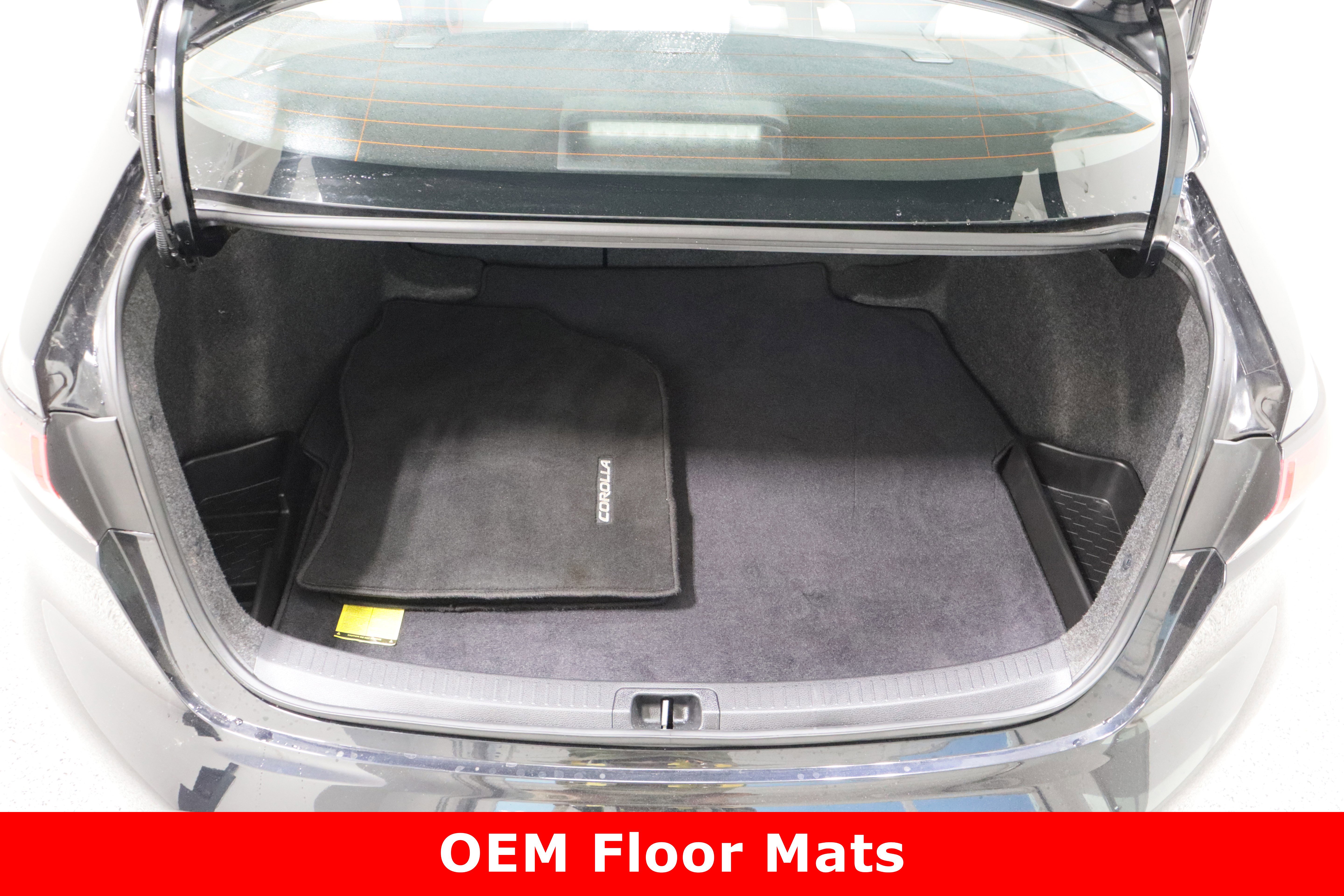 Certified 2025 Toyota Corolla LE image 28