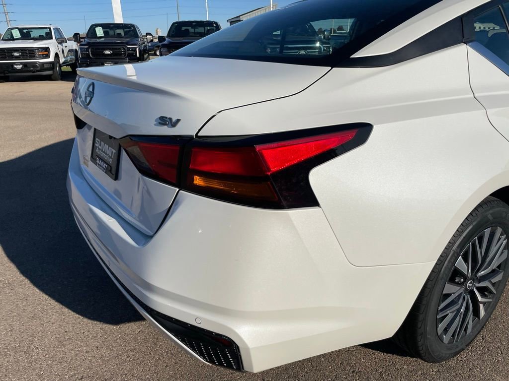 Used 2024 Nissan Altima 2.5 SV FWD image 37