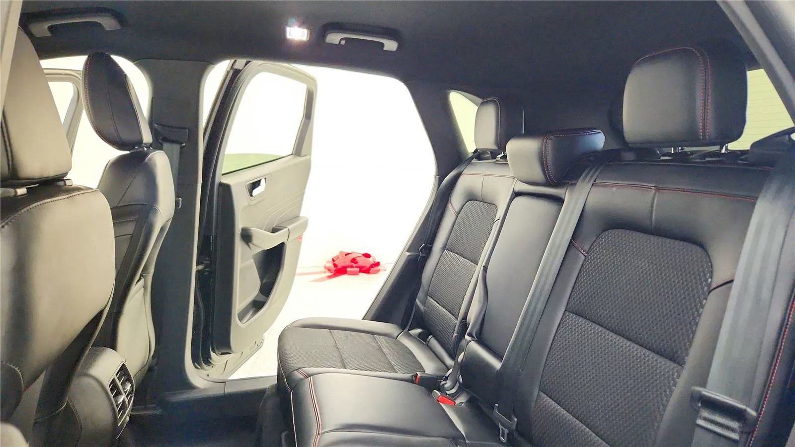 Used 2023 Ford Escape ST-Line w/ Tech Pack #1 image 32