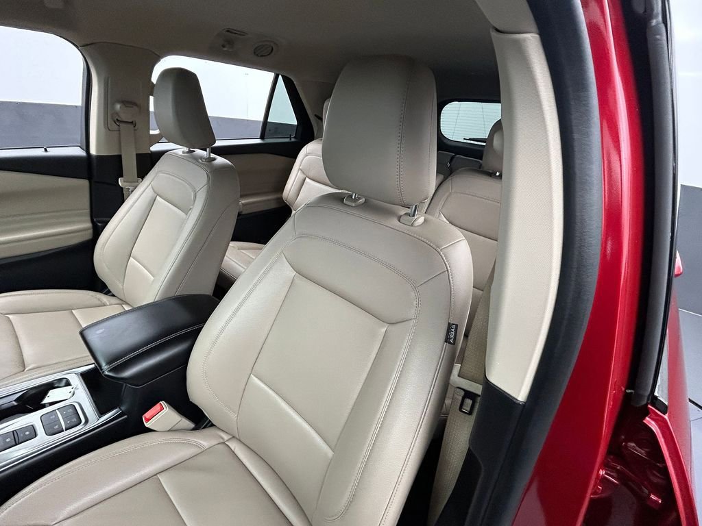 Used 2021 Ford Explorer XLT w/ Equipment Group 202A image 11