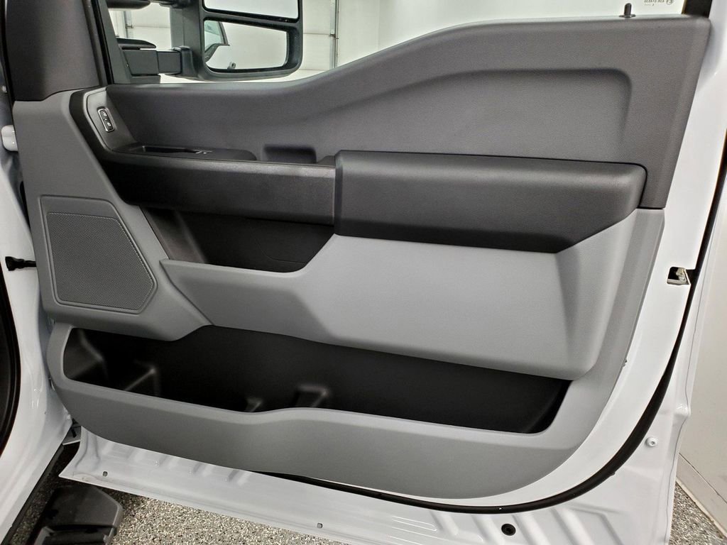 New 2026 Ford F350 XL w/ XL Chrome Package image 22